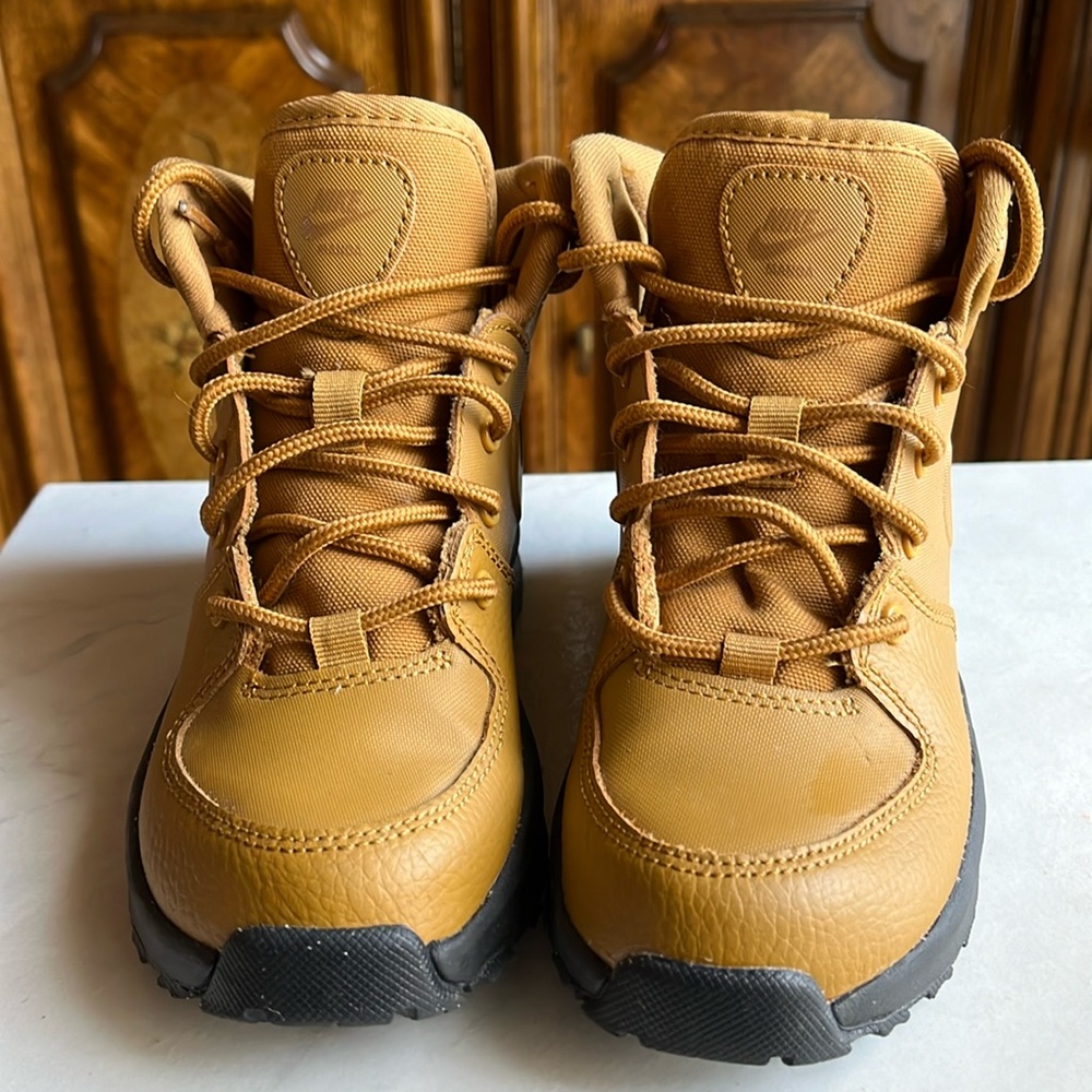 Kids Nike Boots